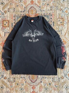 Men's Black 'Lone Wolf No Club' Graphic Long-Sleeve Tee